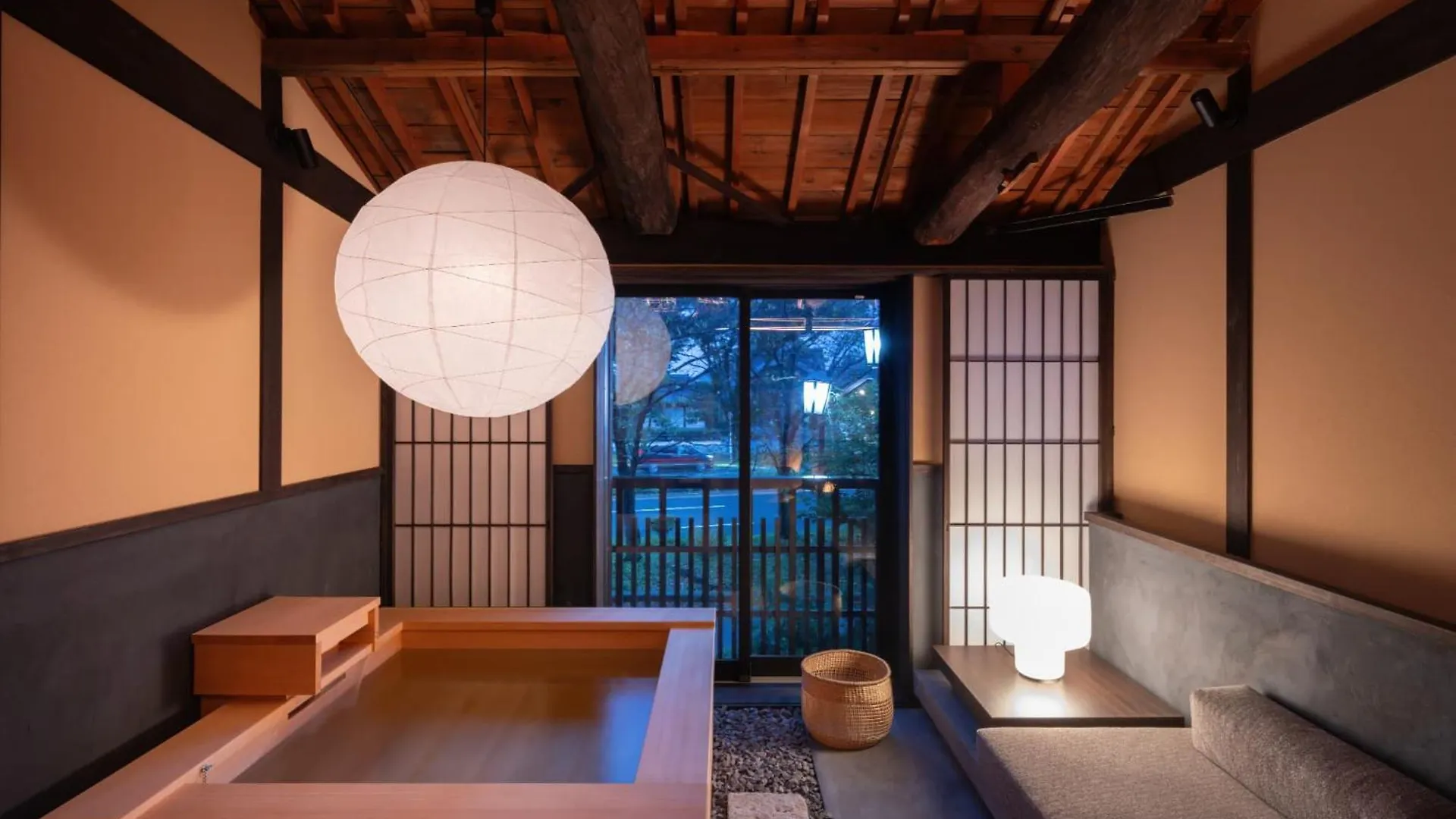 Nazuna Kyoto Higashi Honganji Ryokan (tradycyjny japoński pensjonat lub zajazd)