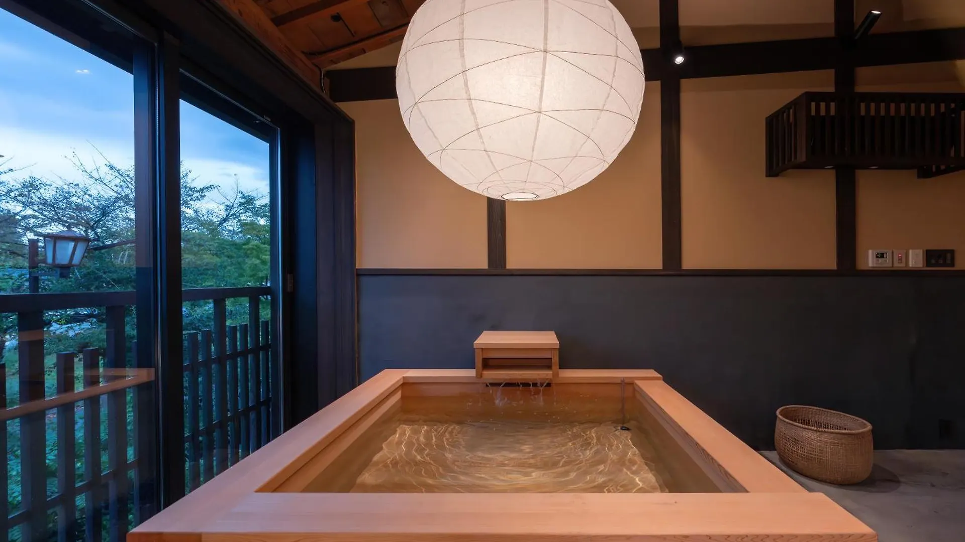 Nazuna Kyoto Higashi Honganji Ryokan (tradycyjny japoński pensjonat lub zajazd)